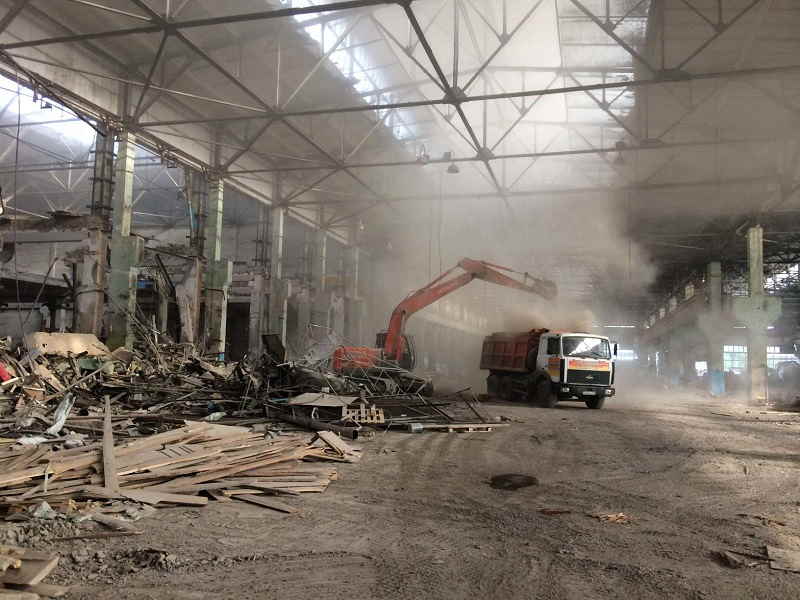 Демонтаж промышленного сооружения с высотными работами